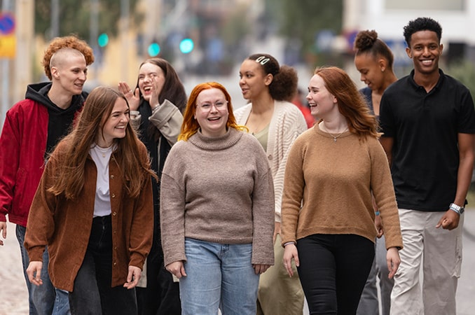 Luottamus Hoivatiehen vahvaa: hyvinvointi- ja työllisyysalueet arvostavat laatua, vastuullisuutta ja läpinäkyvyyttä